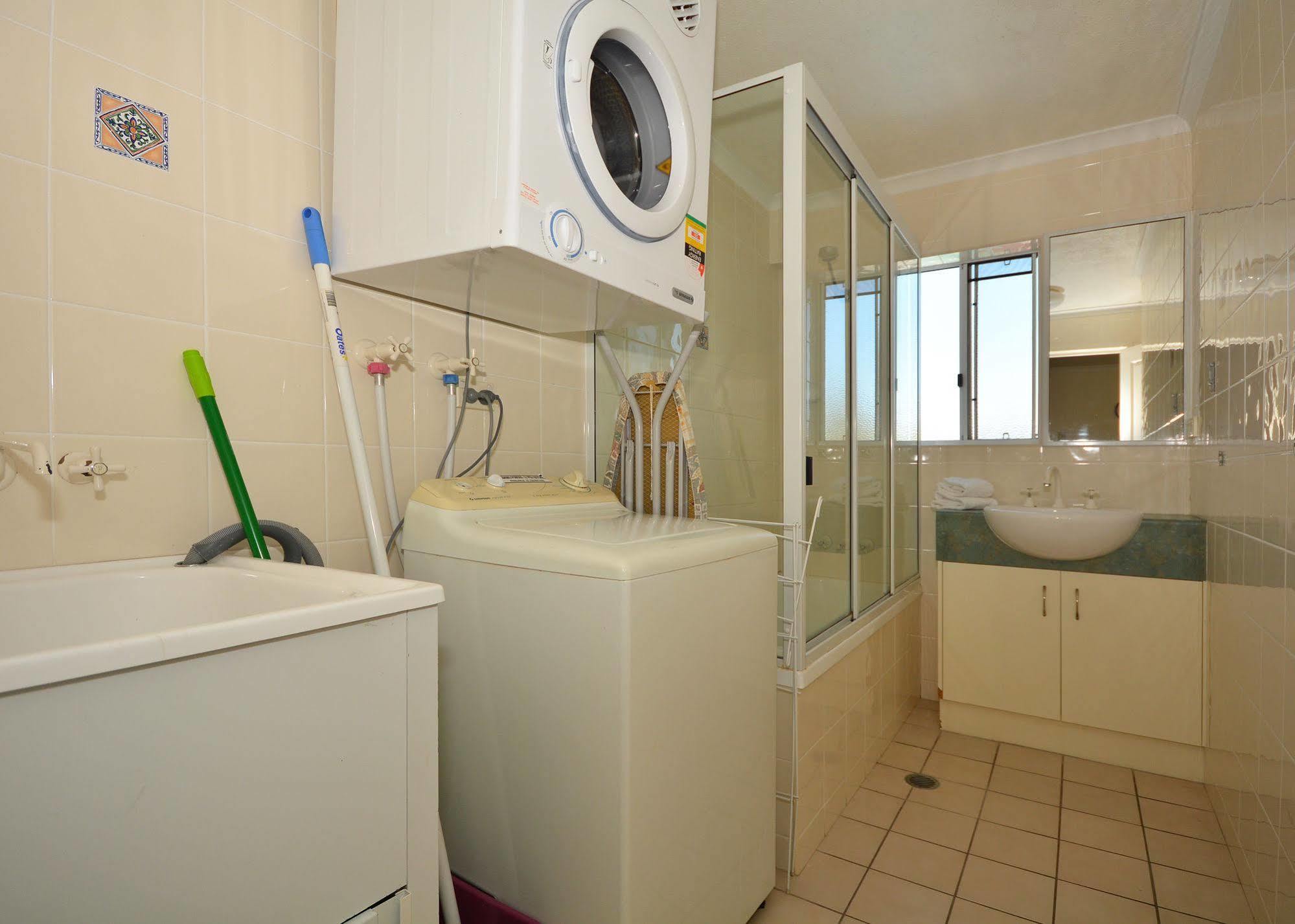 Jade Waters Luxury Apartments 赫维湾 外观 照片